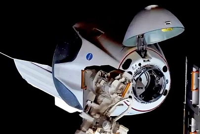 Космический корабль Crew Dragon пристыковался к МКС