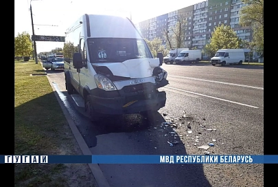 В Гомеле нетрезвый водитель маршрутки совершил ДТП и пытался скрыться