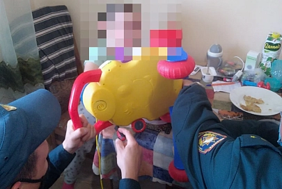 В Гомеле спасатели пришли на помощь 6-летней девочке, рука которой застряла в игрушке
