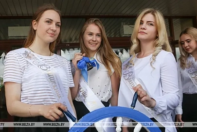 Лукашенко - выпускникам учреждений общего среднего образования: впереди время осознанных самостоятельных решений