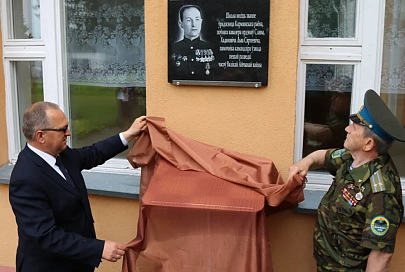 Младший лейтенант Лев Ходанович лично захватил 15 языков и перетащил их через линию фронта