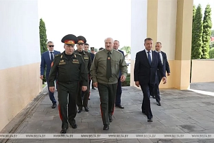 Лукашенко: только всенародная оборона способна дать настоящий отпор противникам