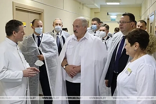 Лукашенко - медикам: врачи и учителя - зеркало любого государства, будьте достойны этого звания